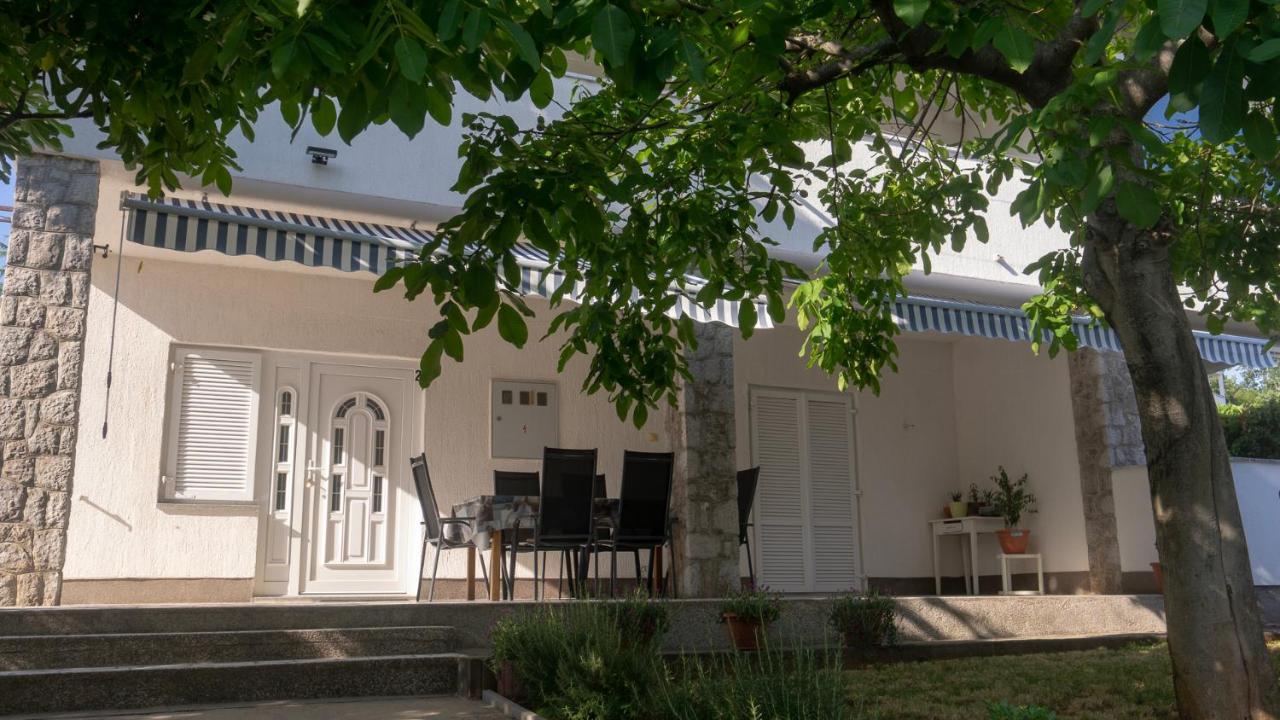 Apartmani Gaj Malinska Exteriör bild