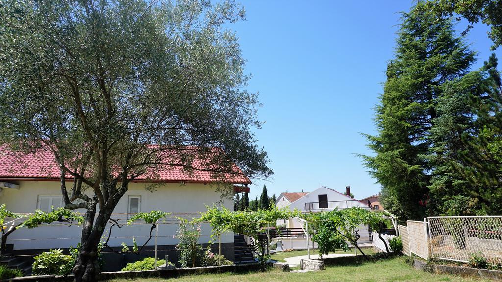 Apartmani Gaj Malinska Exteriör bild
